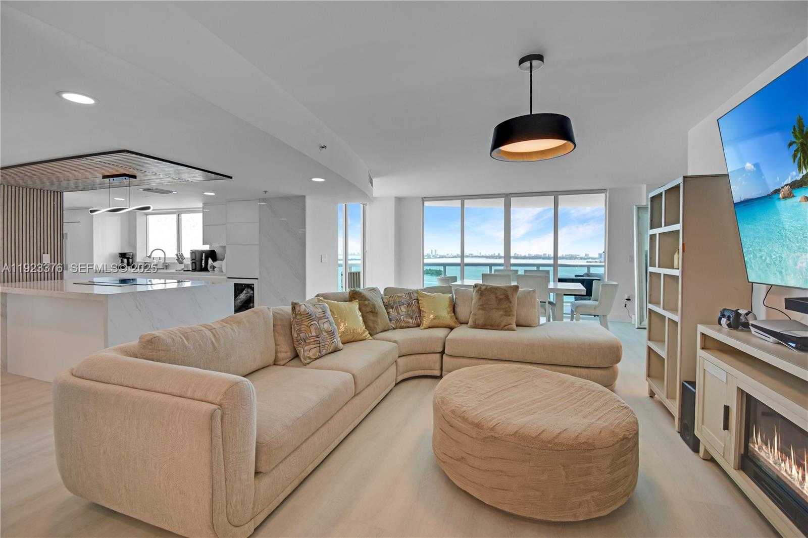 Imagen de Pequeño Objeto