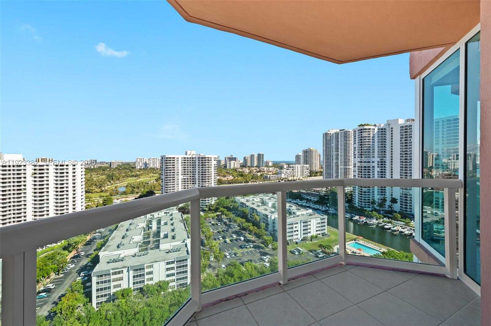 Imagen de Pequeño Objeto