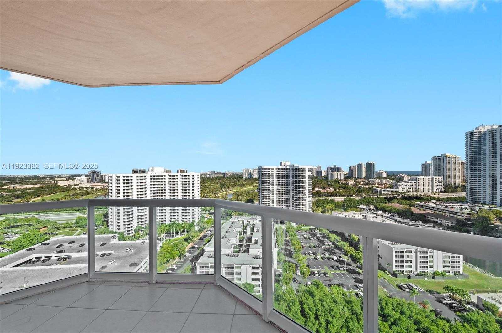 Imagen de Pequeño Objeto