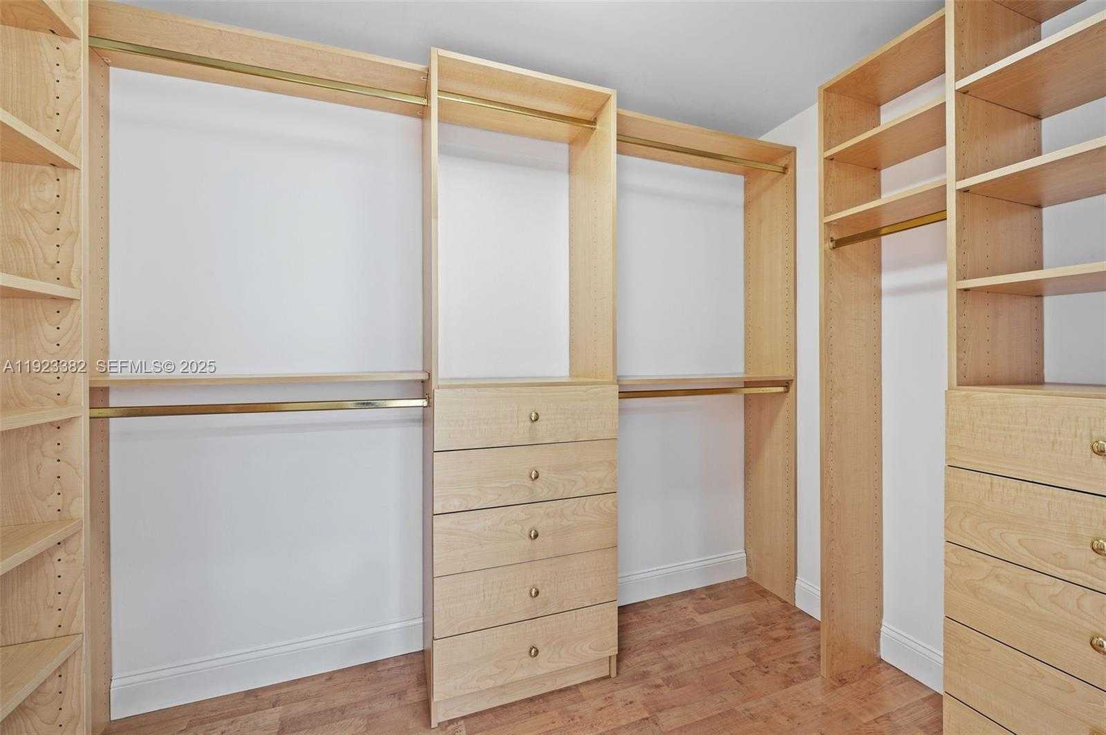 Imagen de Pequeño Objeto