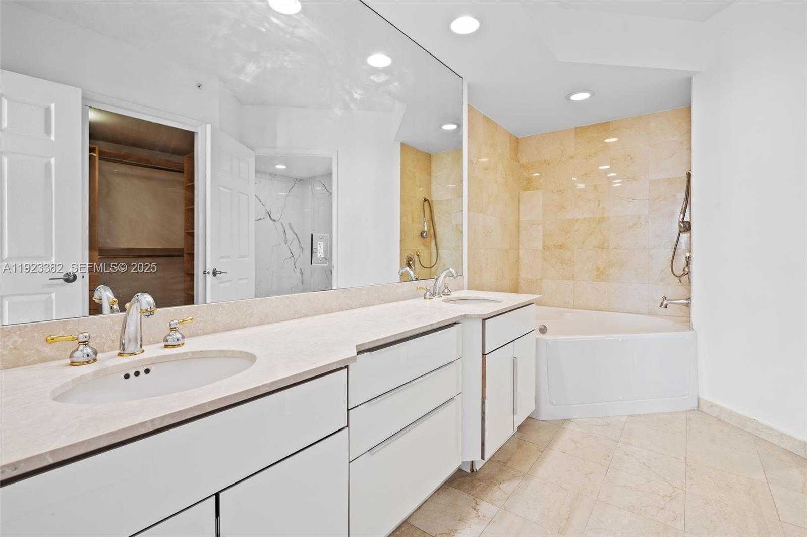 Imagen de Pequeño Objeto