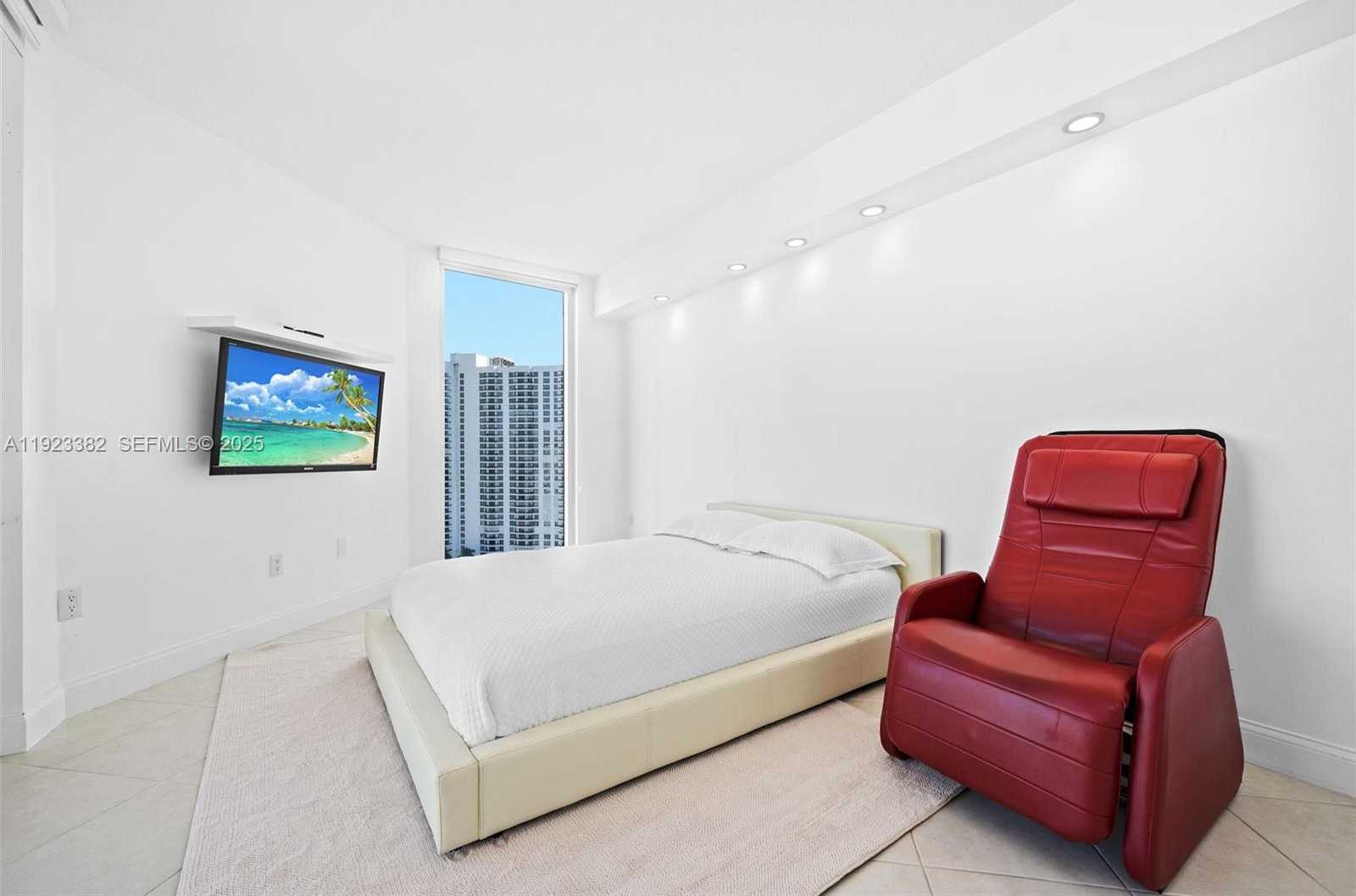 Imagen de Pequeño Objeto