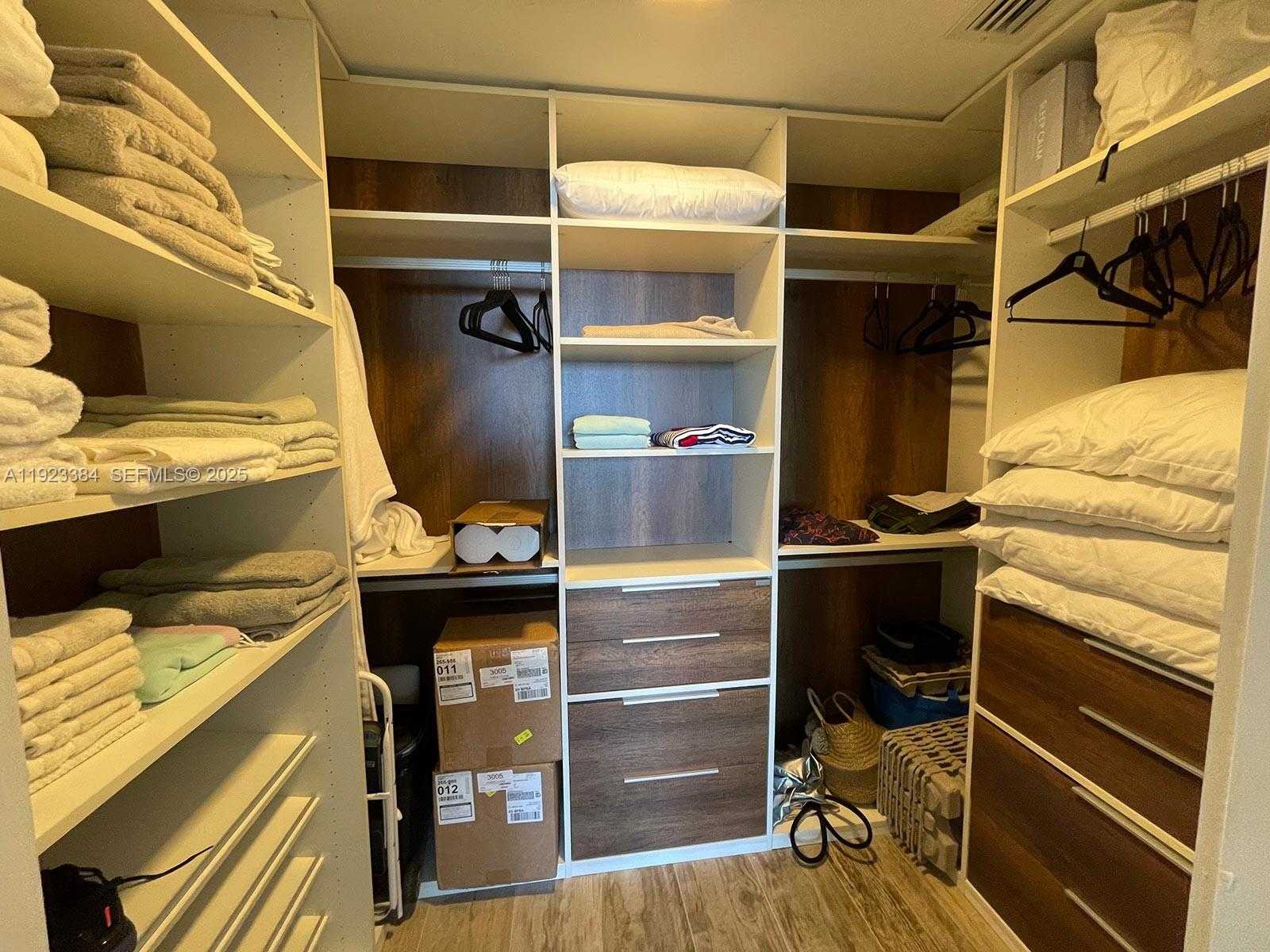 Small Image of 650 NORTH EAST 32ND ST #3005, Miami Number 14