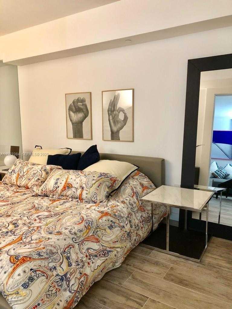 Small Image of 650 NORTH EAST 32ND ST #3005, Miami Number 23