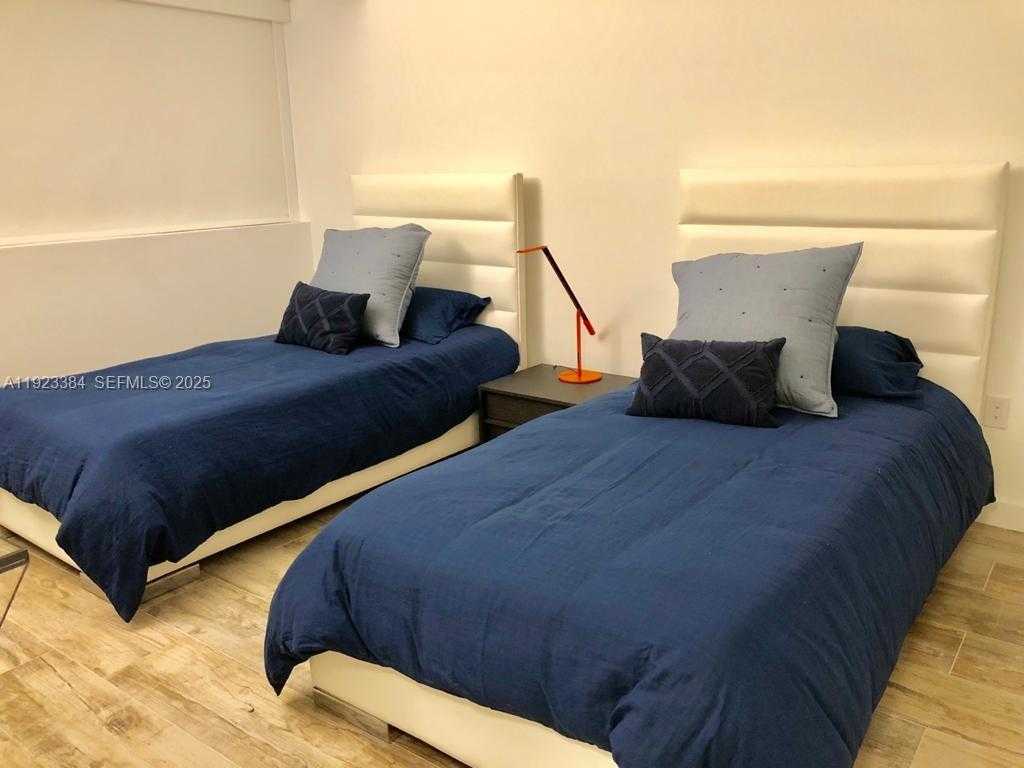 Small Image of 650 NORTH EAST 32ND ST #3005, Miami Number 30