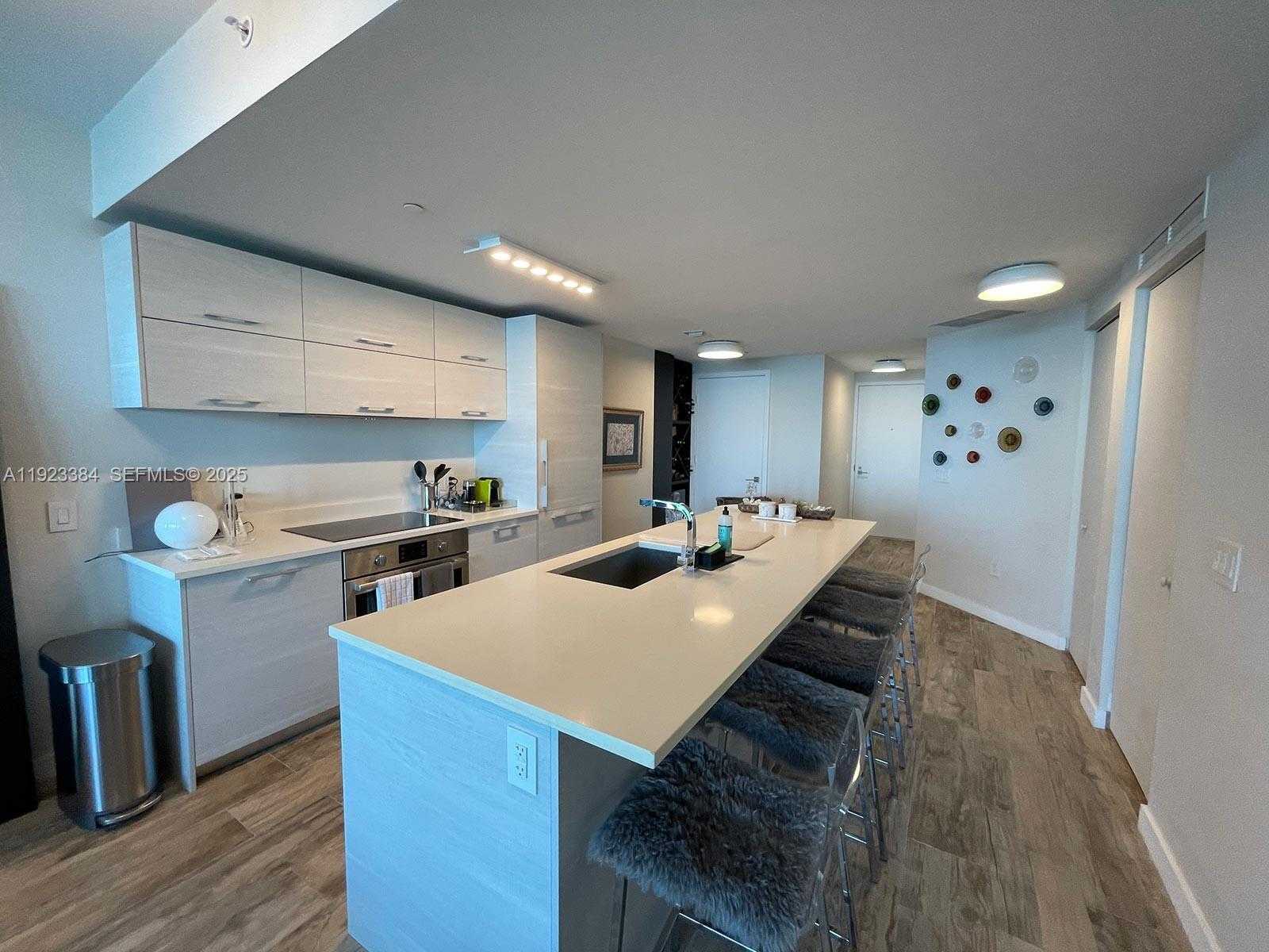 Small Image of 650 NORTH EAST 32ND ST #3005, Miami Number 7