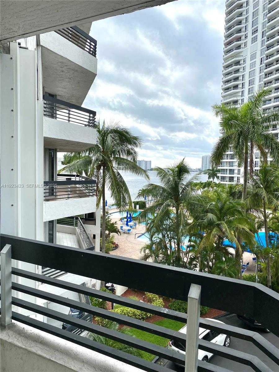 Imagen de Pequeño Objeto