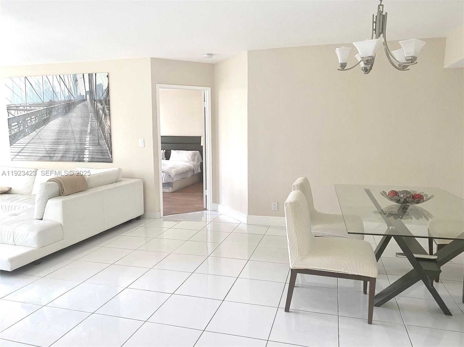 Imagen de Pequeño Objeto