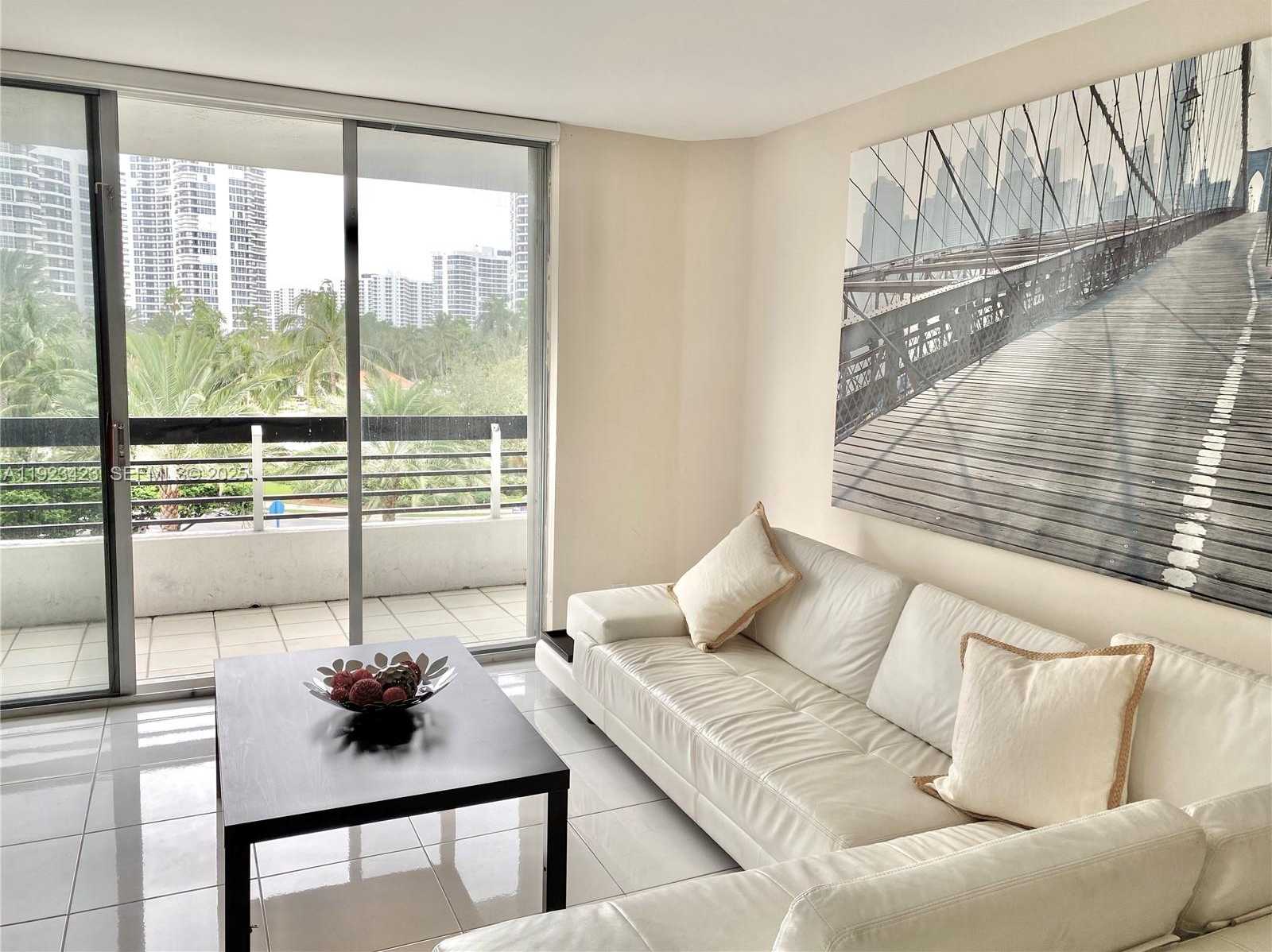 Imagen de Pequeño Objeto