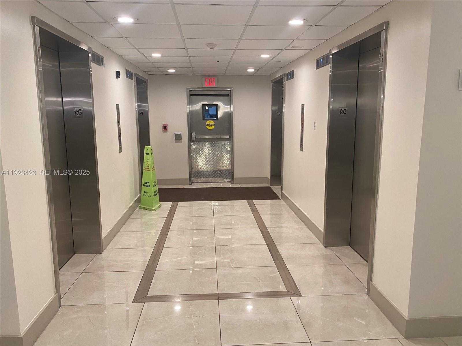 Imagen de Pequeño Objeto