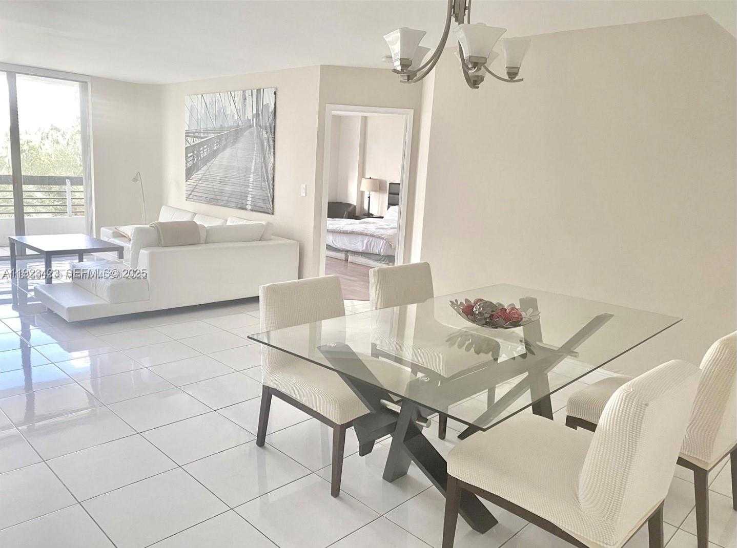 Imagen de Pequeño Objeto