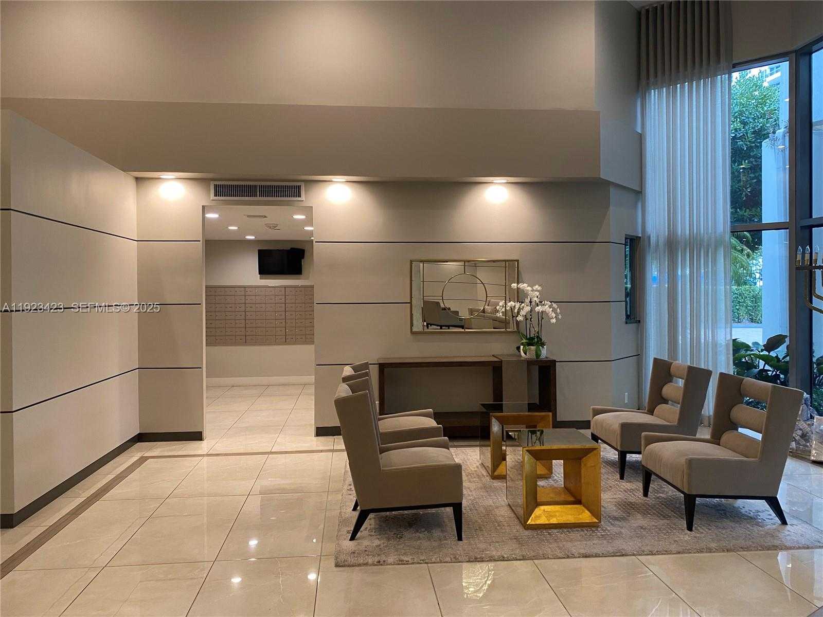 Imagen de Pequeño Objeto