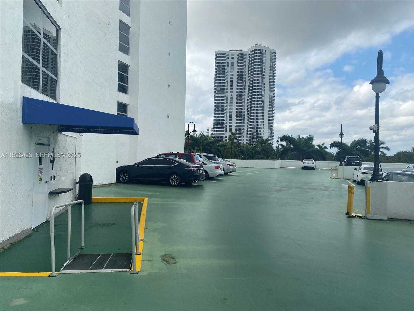 Imagen de Pequeño Objeto