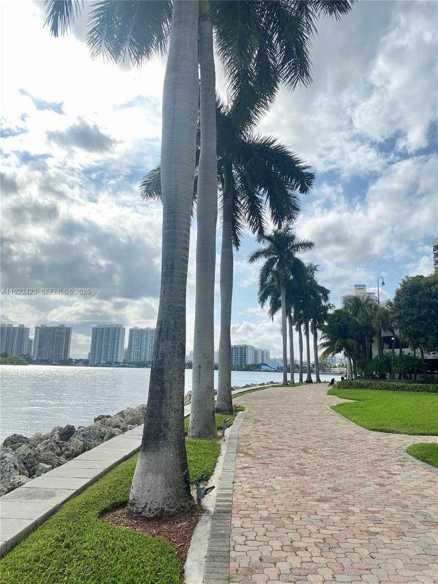 Imagen de Pequeño Objeto