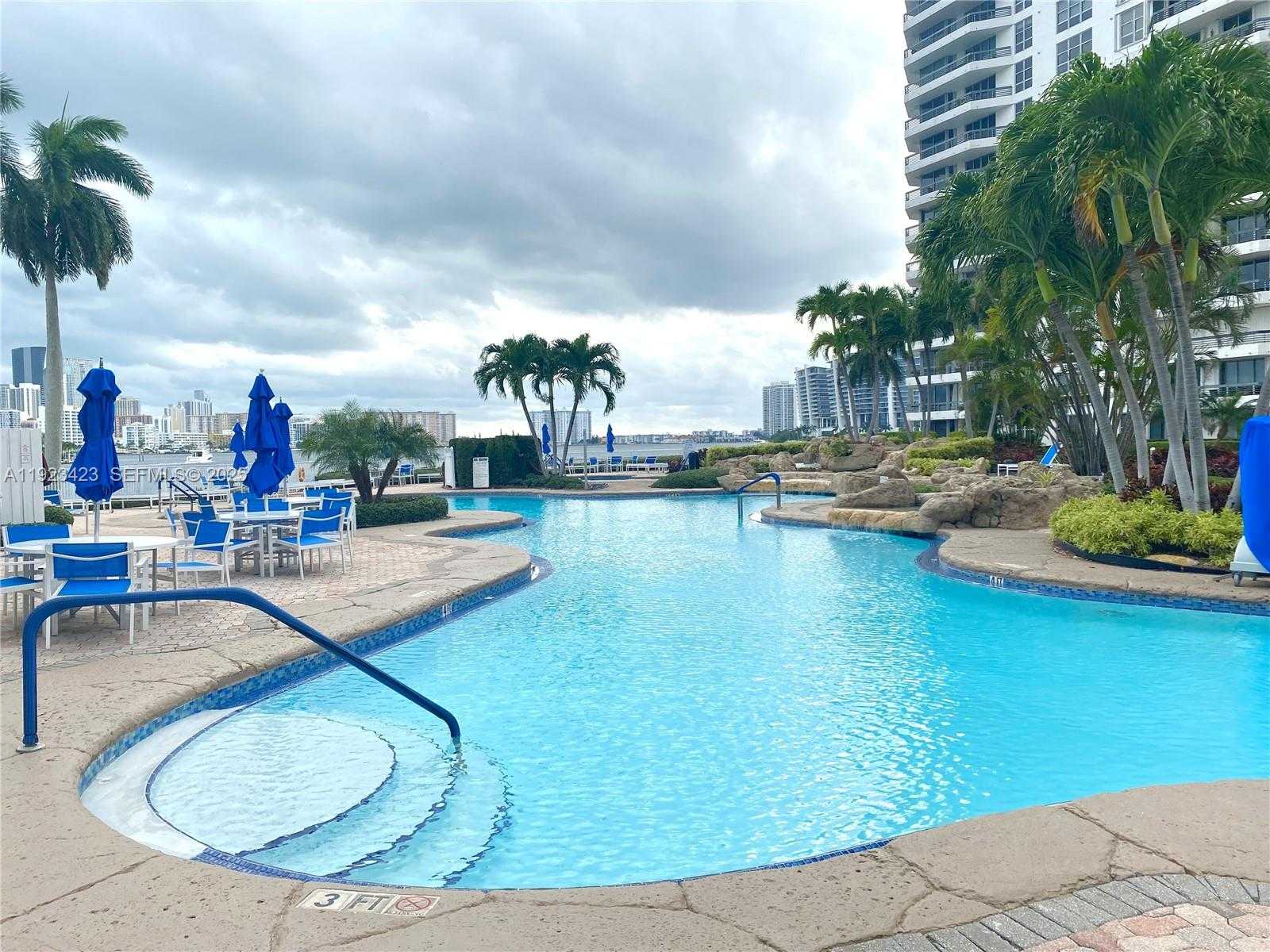 Imagen de Pequeño Objeto