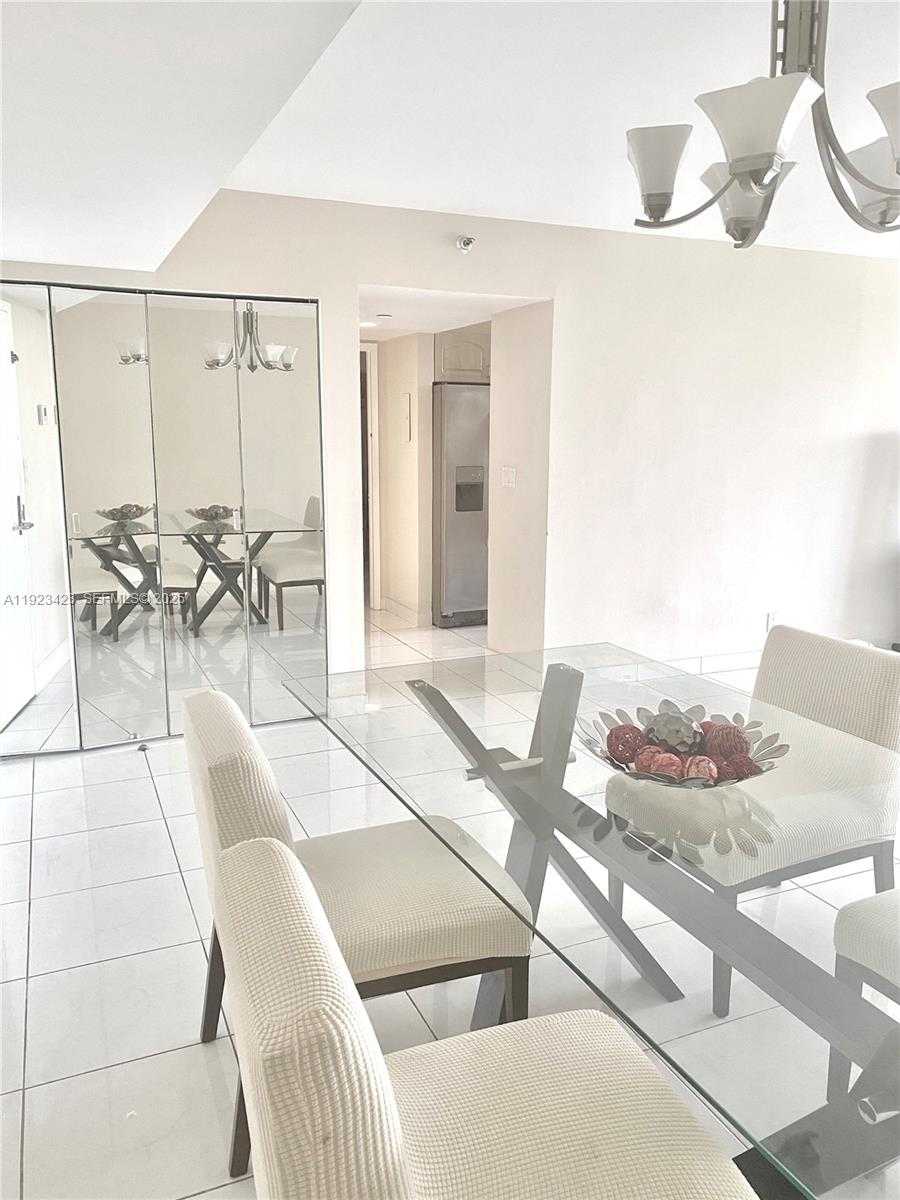 Imagen de Pequeño Objeto