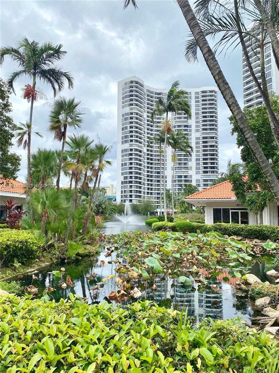 Imagen de Pequeño Objeto