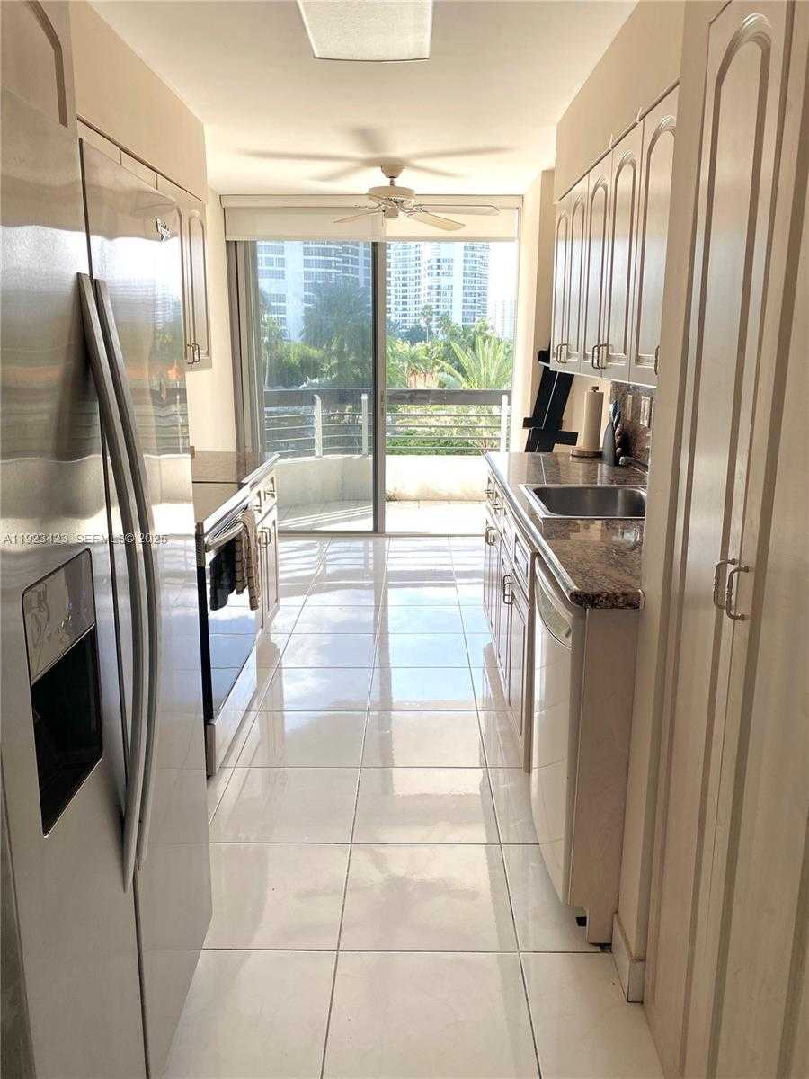 Imagen de Pequeño Objeto