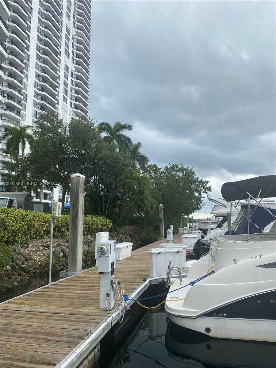 Imagen de Pequeño Objeto