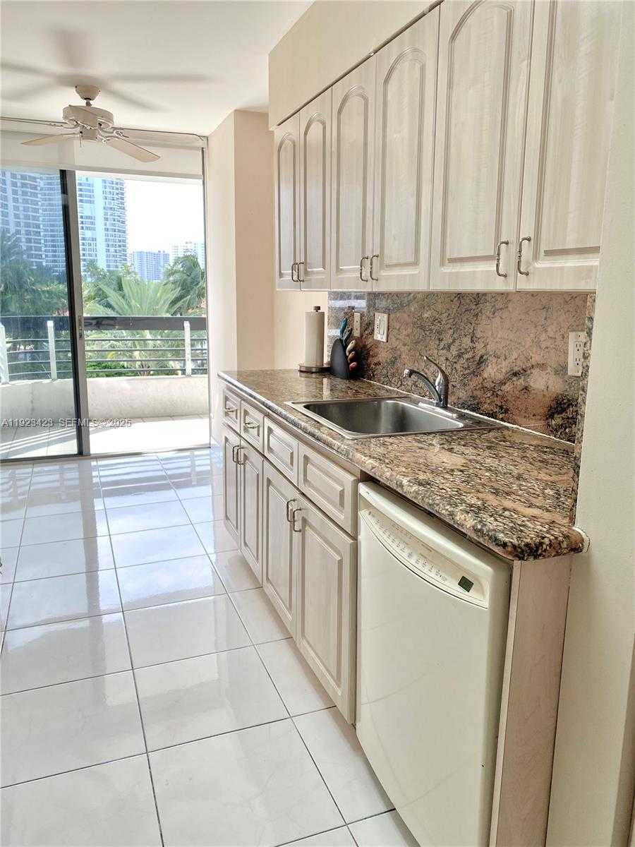 Imagen de Pequeño Objeto