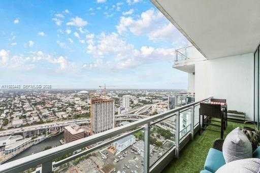 Imagen de Pequeño Objeto