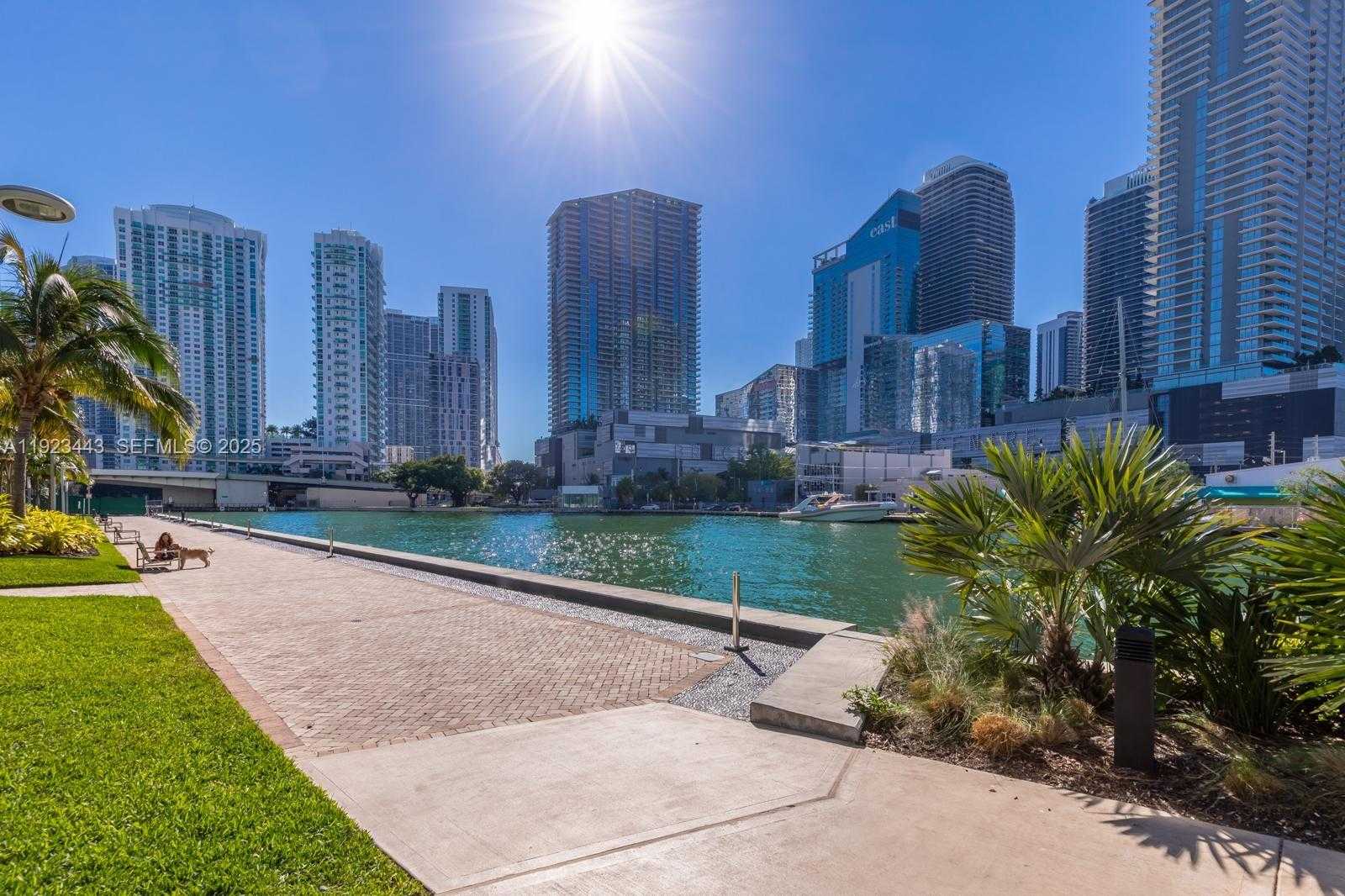 Imagen de Pequeño Objeto