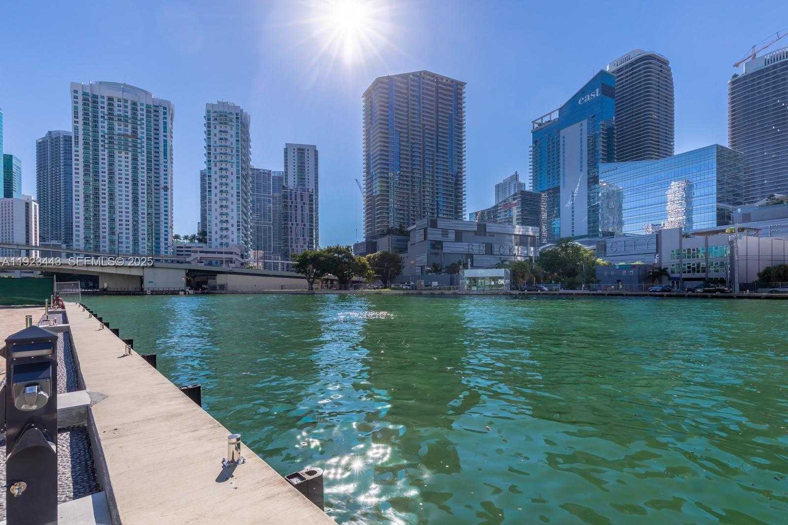 Imagen de Pequeño Objeto