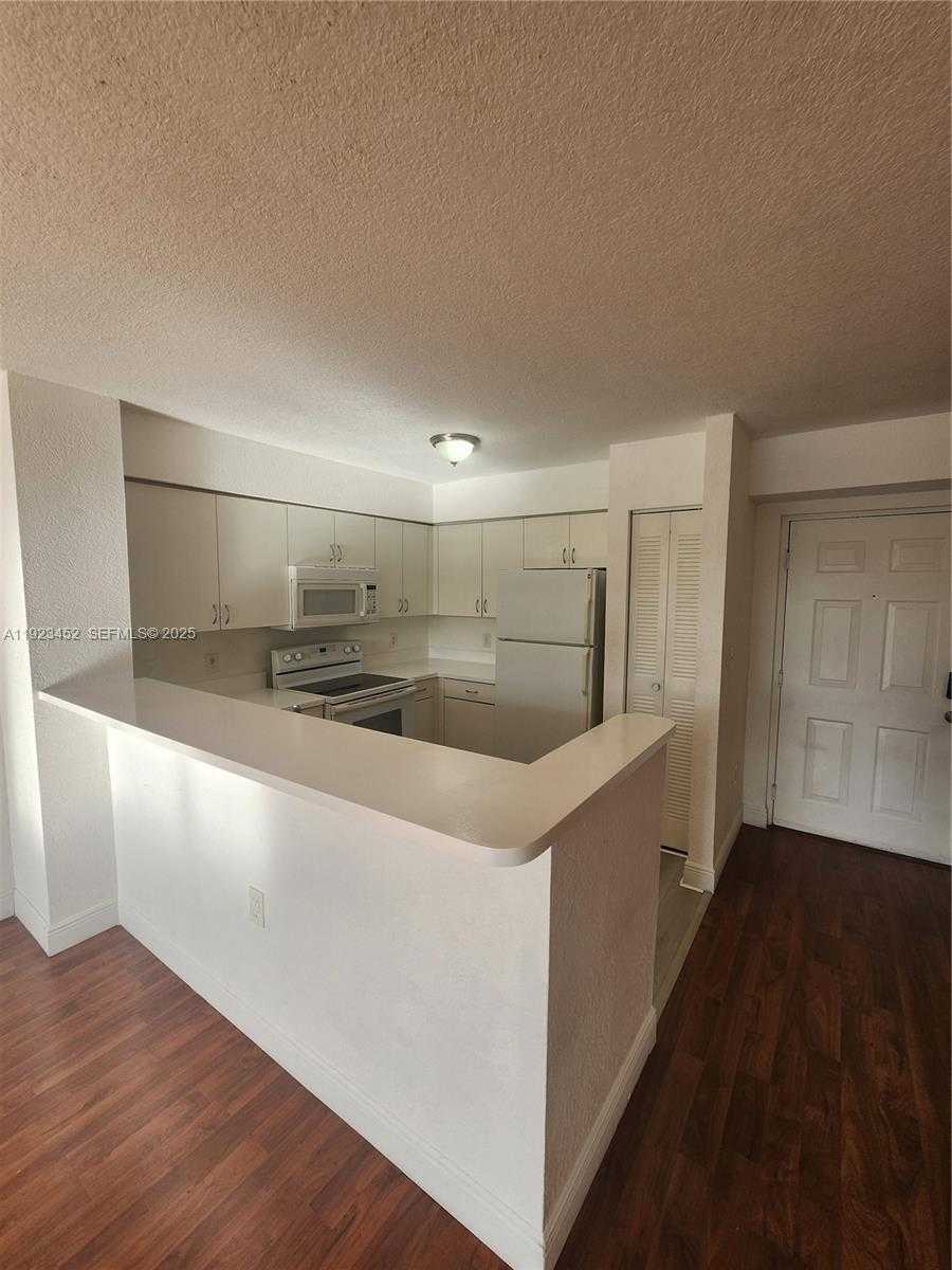 Small Image of Doral Number 15