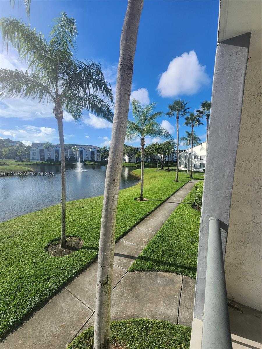 Small Image of Doral Number 3