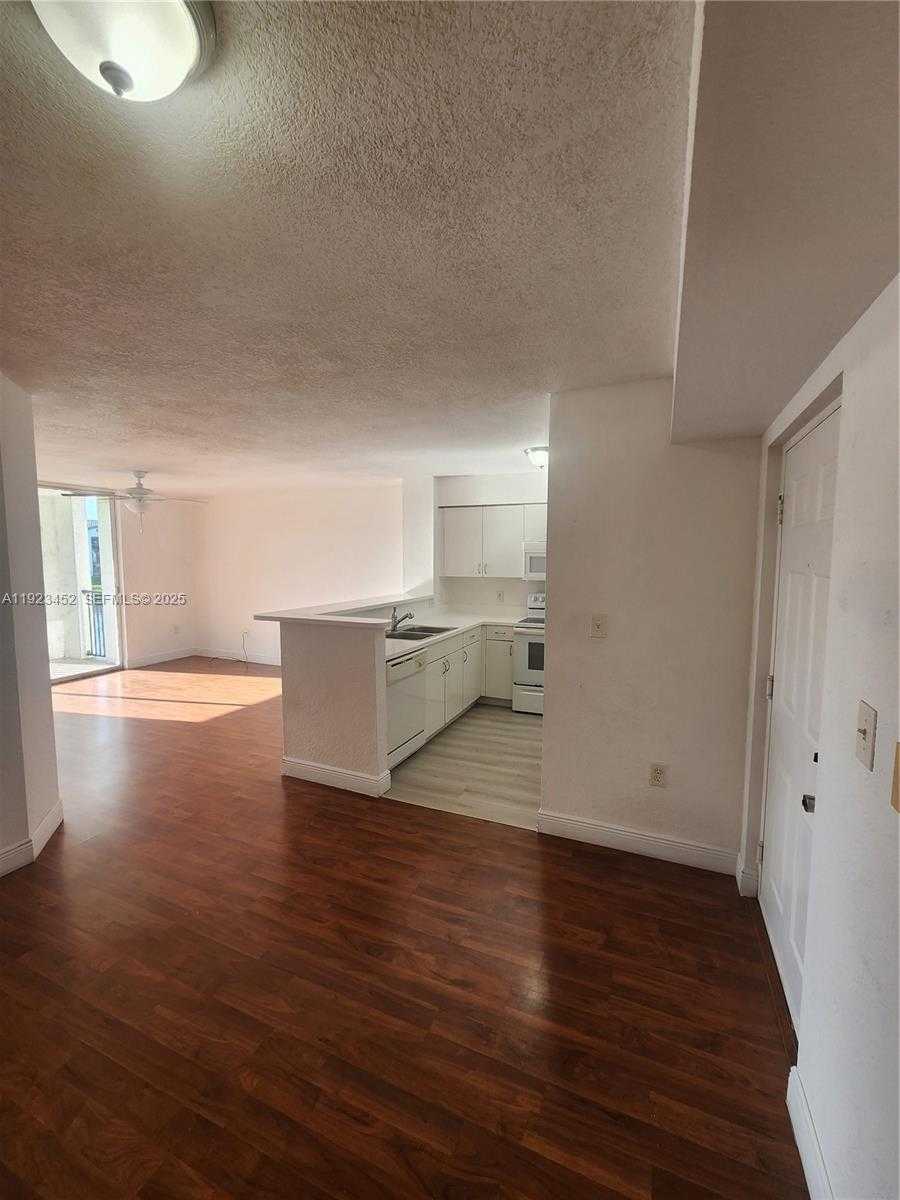 Small Image of Doral Number 4