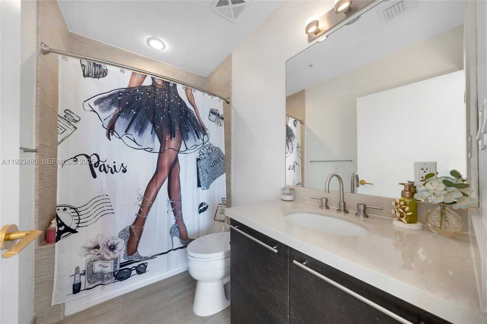 Small Image of 7930 EAST DR #DR, North Bay Village Number 17