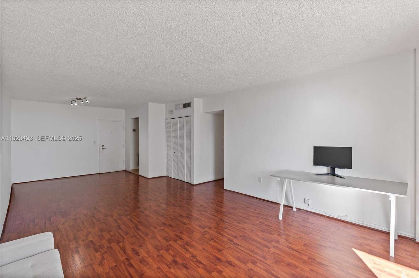 Small Image of 800 WEST AVE #722, Miami Beach Number 10