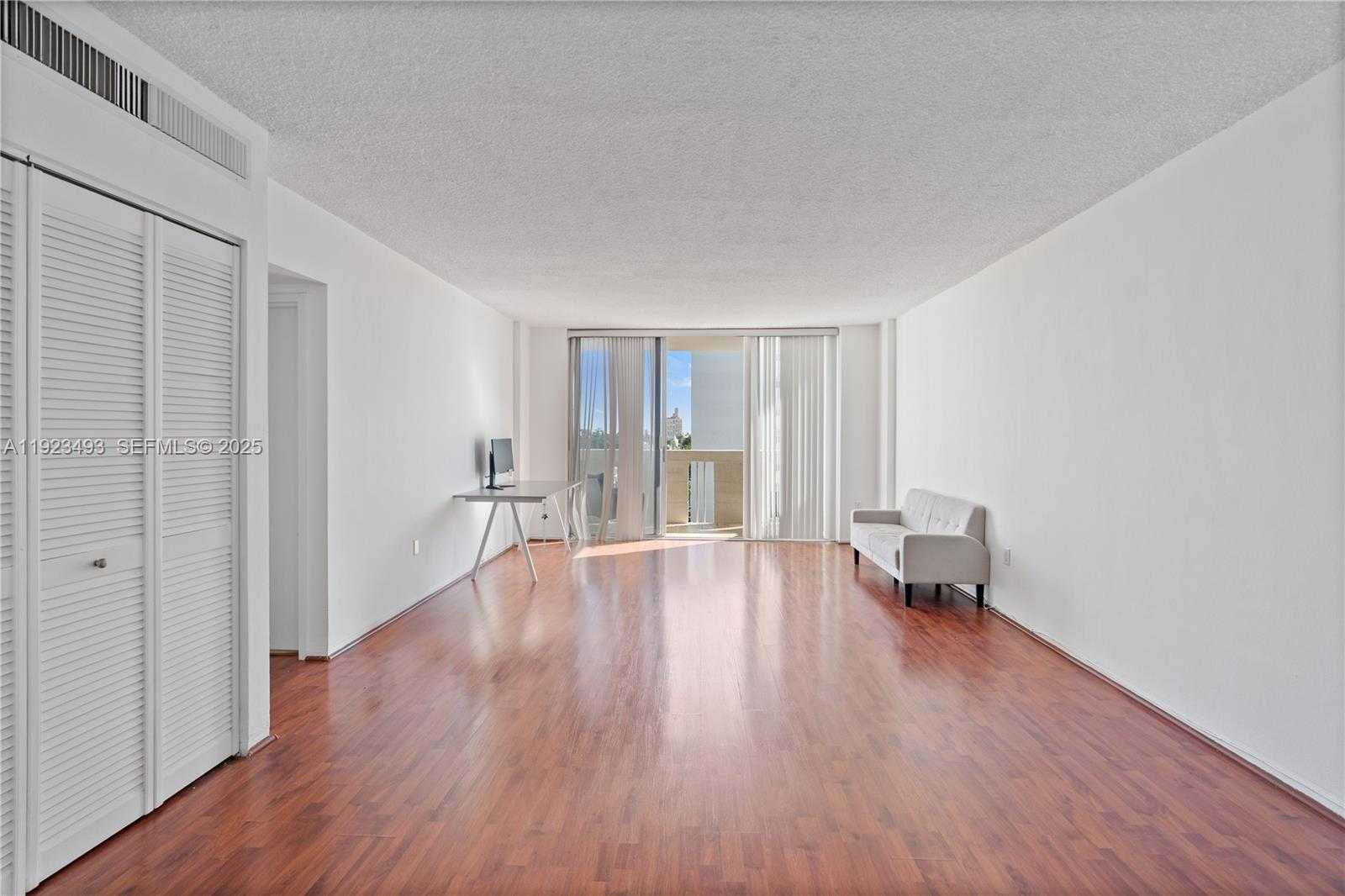 Small Image of 800 WEST AVE #722, Miami Beach Number 3