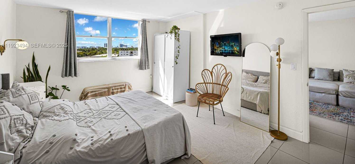 Small Image of 6900 BAY DR #6B, Miami Beach Number 11
