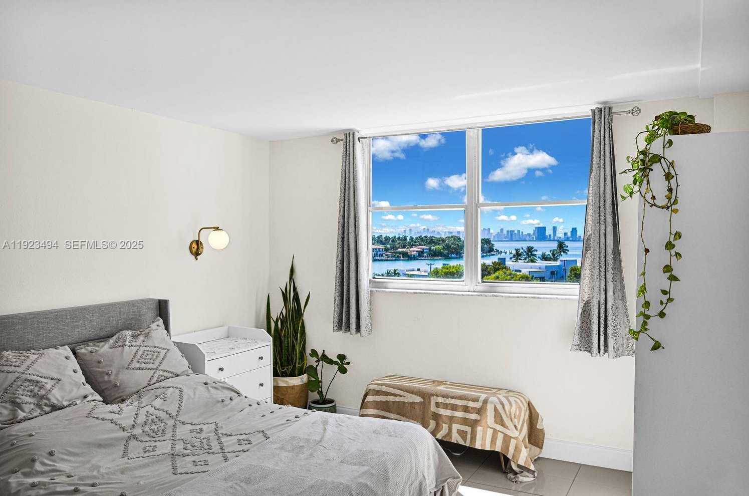 Small Image of 6900 BAY DR #6B, Miami Beach Number 12