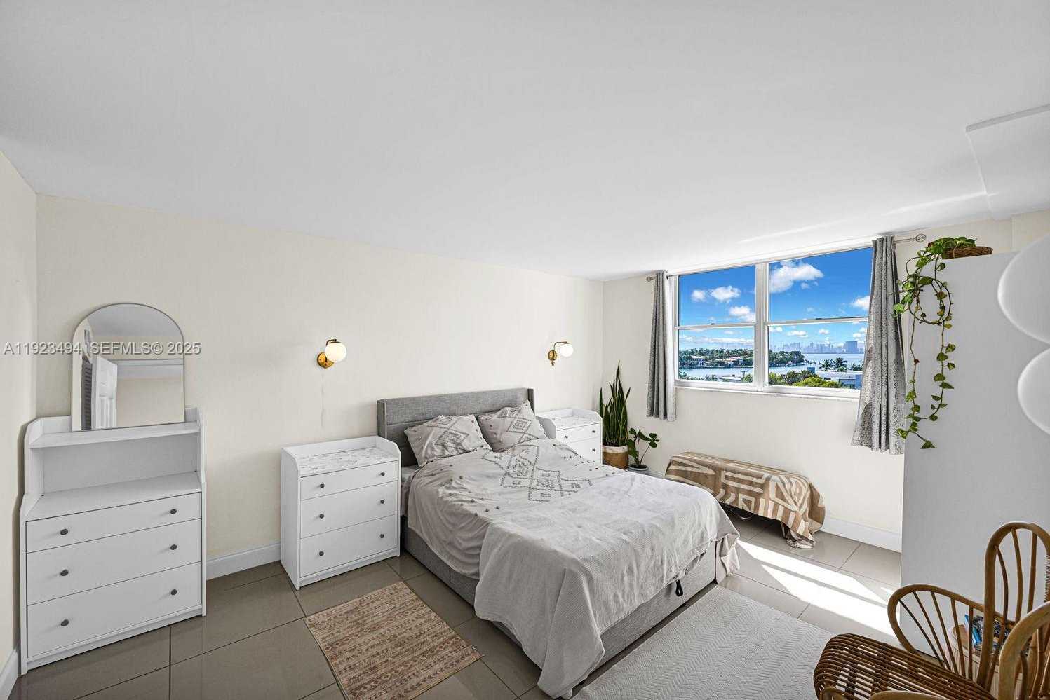 Small Image of 6900 BAY DR #6B, Miami Beach Number 13