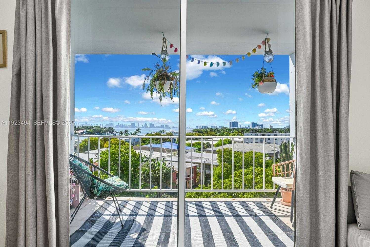 Small Image of 6900 BAY DR #6B, Miami Beach Number 19