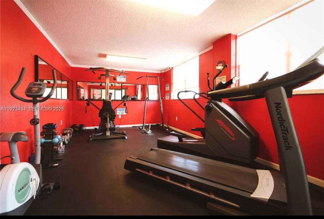 Small Image of 6900 BAY DR #6B, Miami Beach Number 23