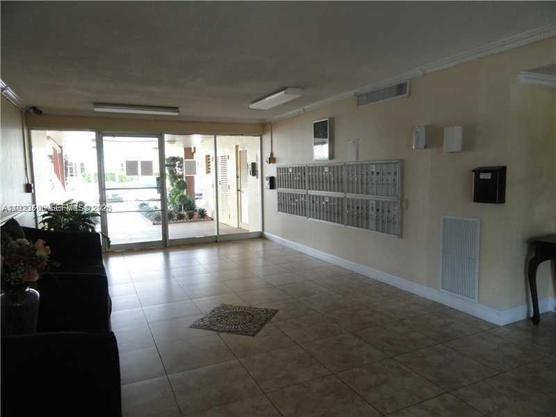 Small Image of 16410 MIAMI DR #504, North Miami Beach Number 2