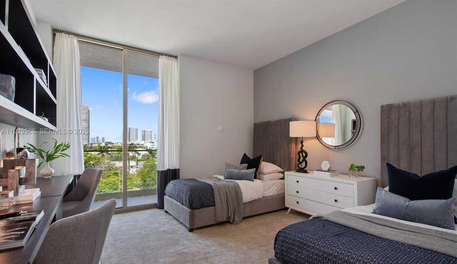 Small Image of 300 COLLINS AVE #PH2, Miami Beach Number 12