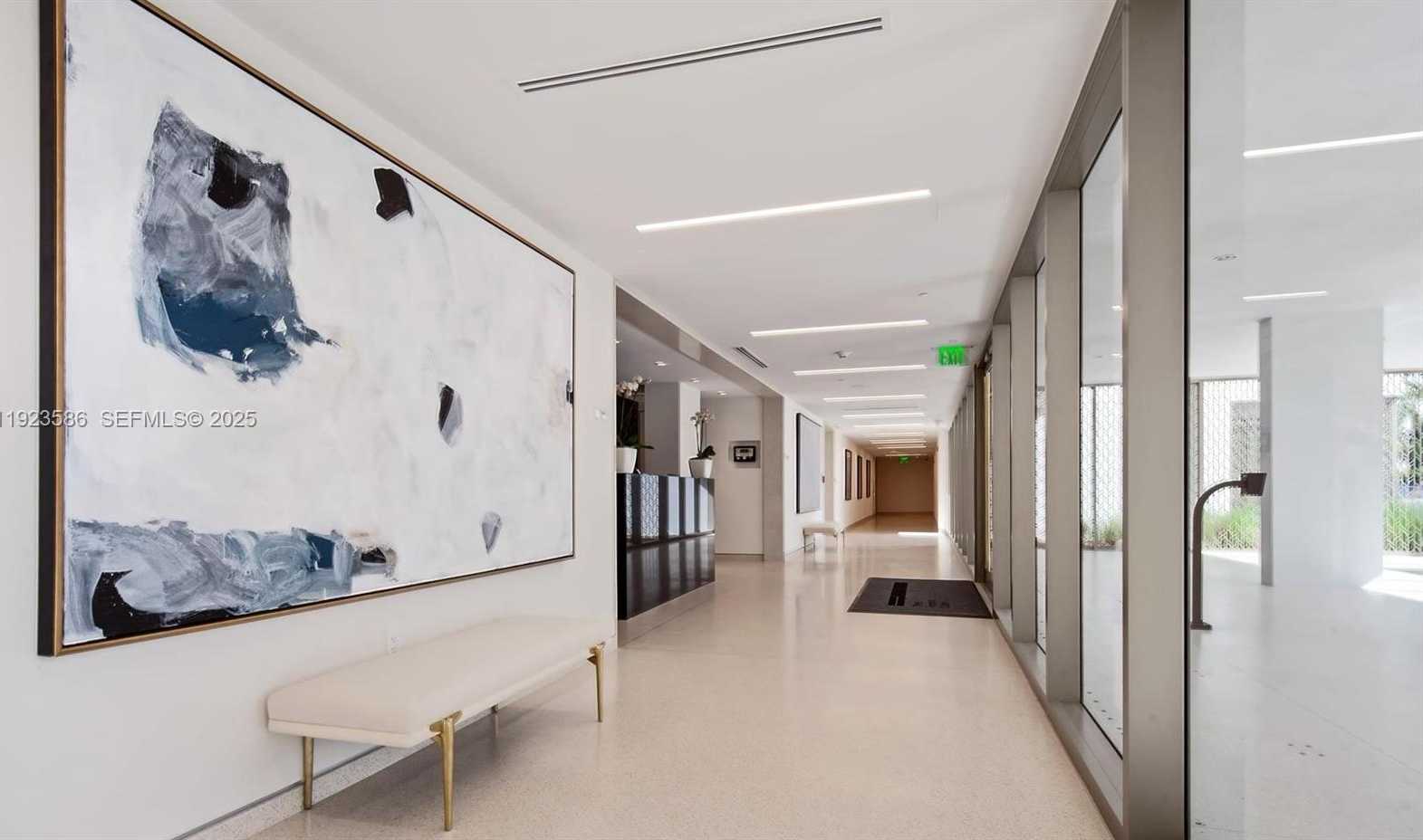 Small Image of 300 COLLINS AVE #PH2, Miami Beach Number 20