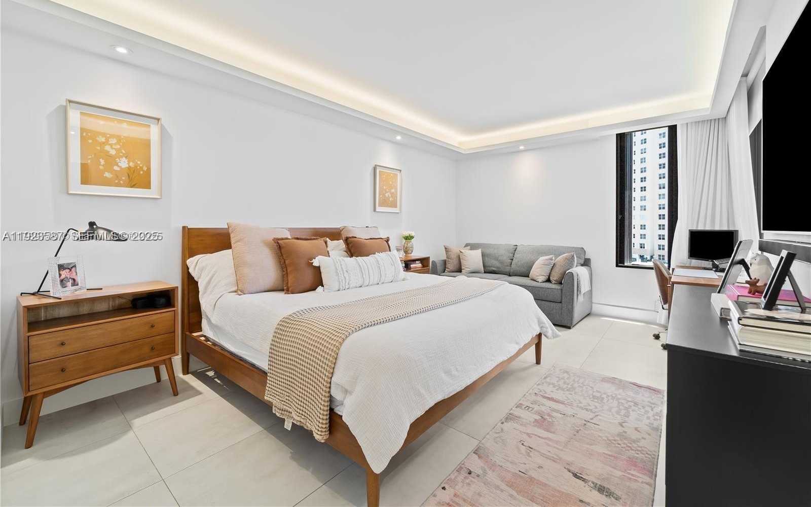 Small Image of 520 BRICKELL KEY DR #A713, Miami Number 11