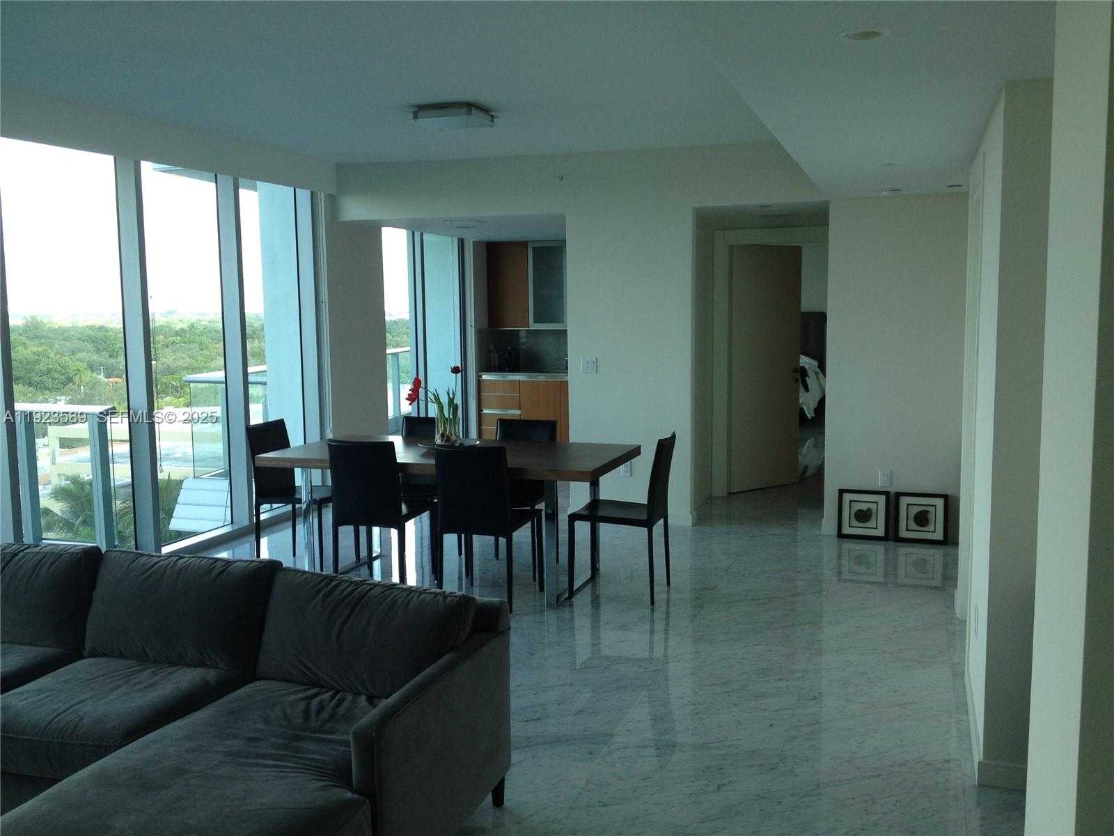 Small Image of 2627 SOUTH BAYSHORE DR #1208, Miami Number 3