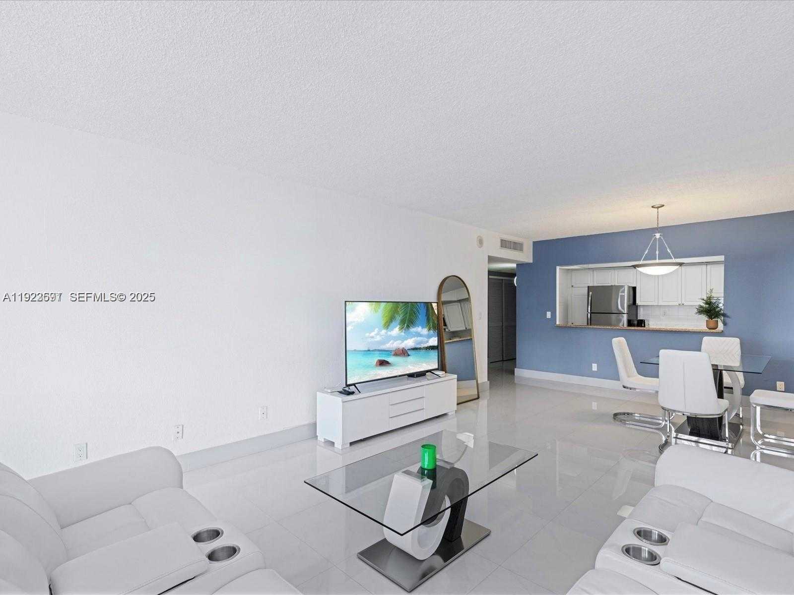 Small Image of 19370 EAST COLLINS AVE #625, Sunny Isles Beach Number 3