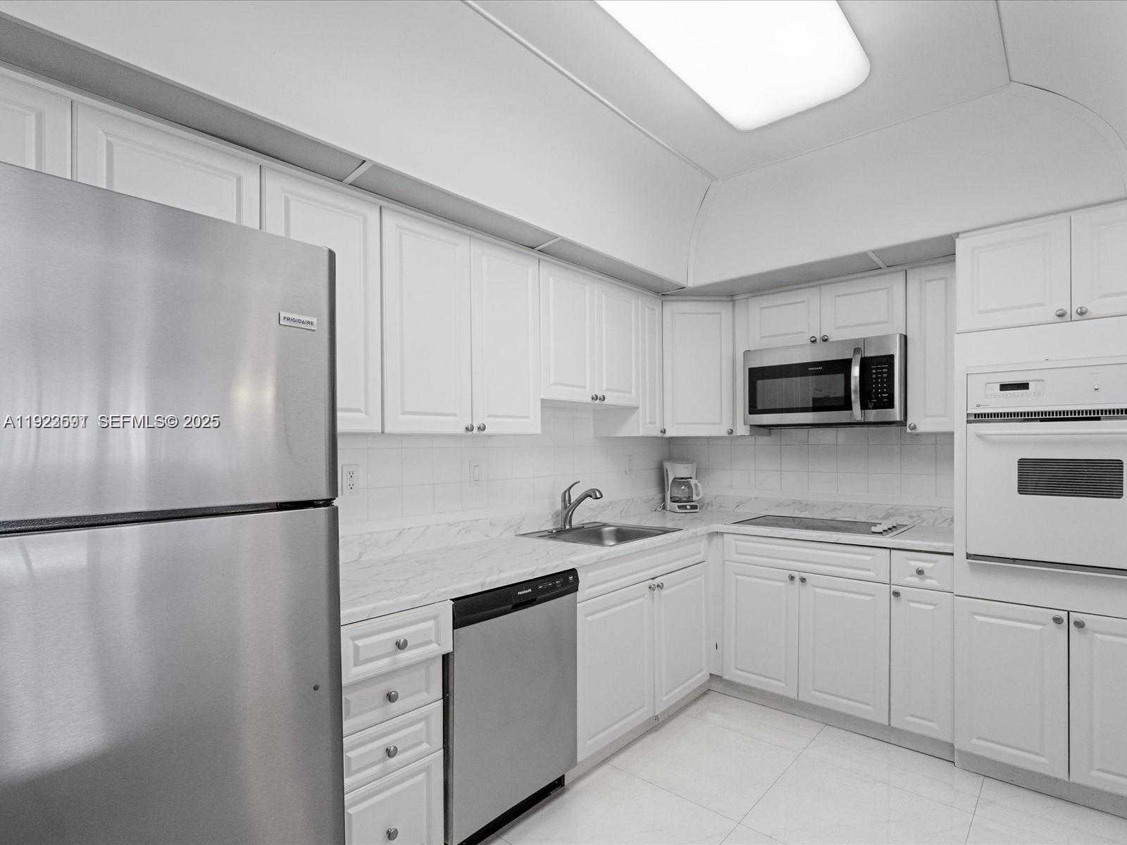 Small Image of 19370 EAST COLLINS AVE #625, Sunny Isles Beach Number 6