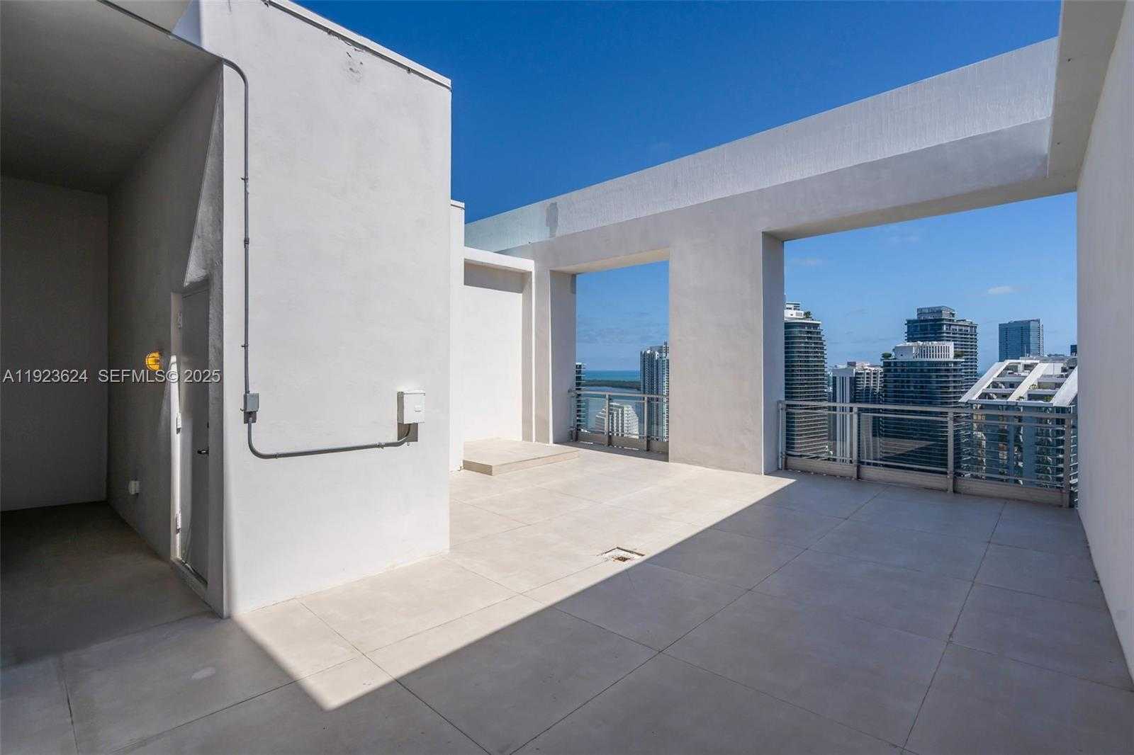 Imagen de Pequeño Objeto