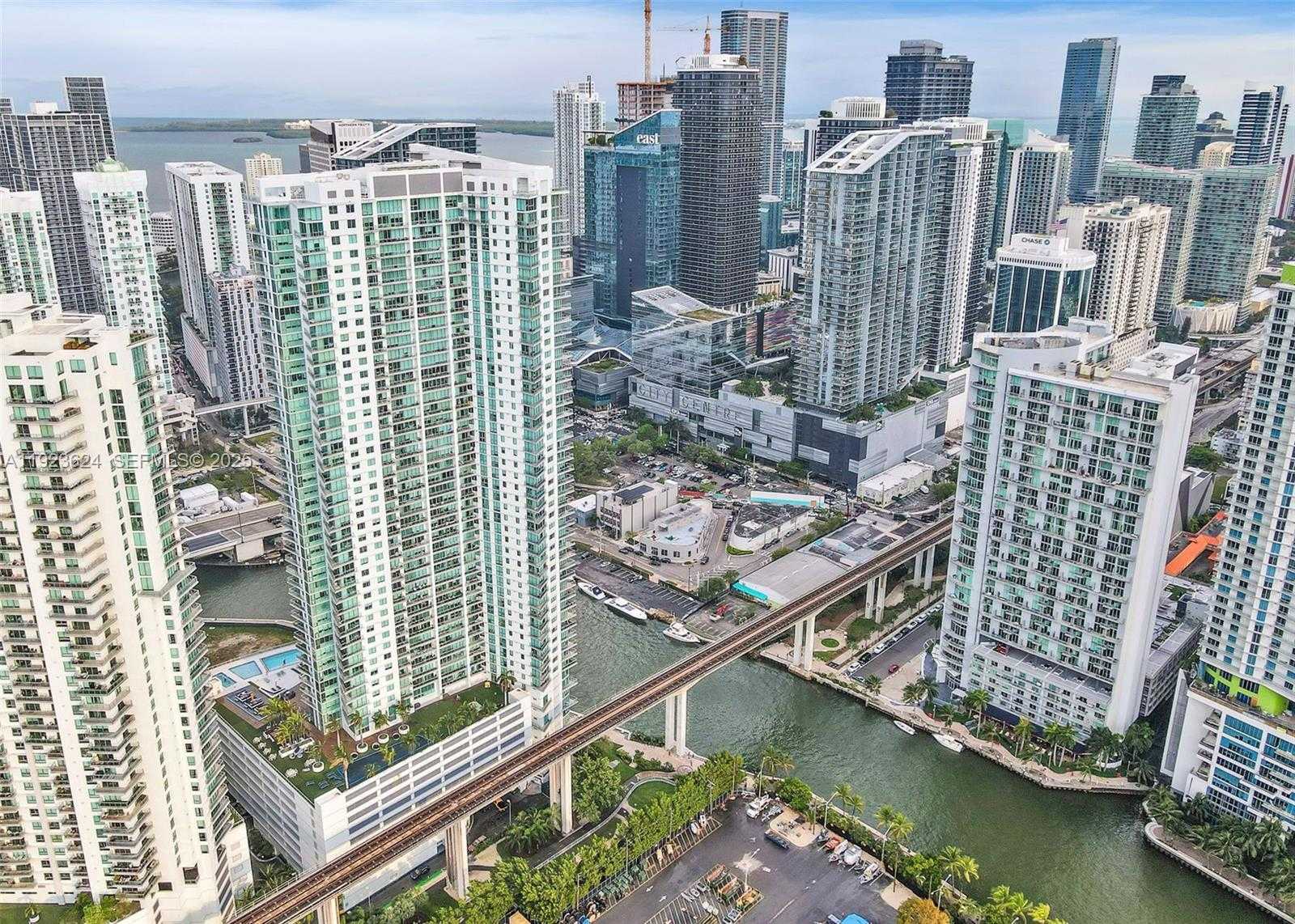 Imagen de Pequeño Objeto