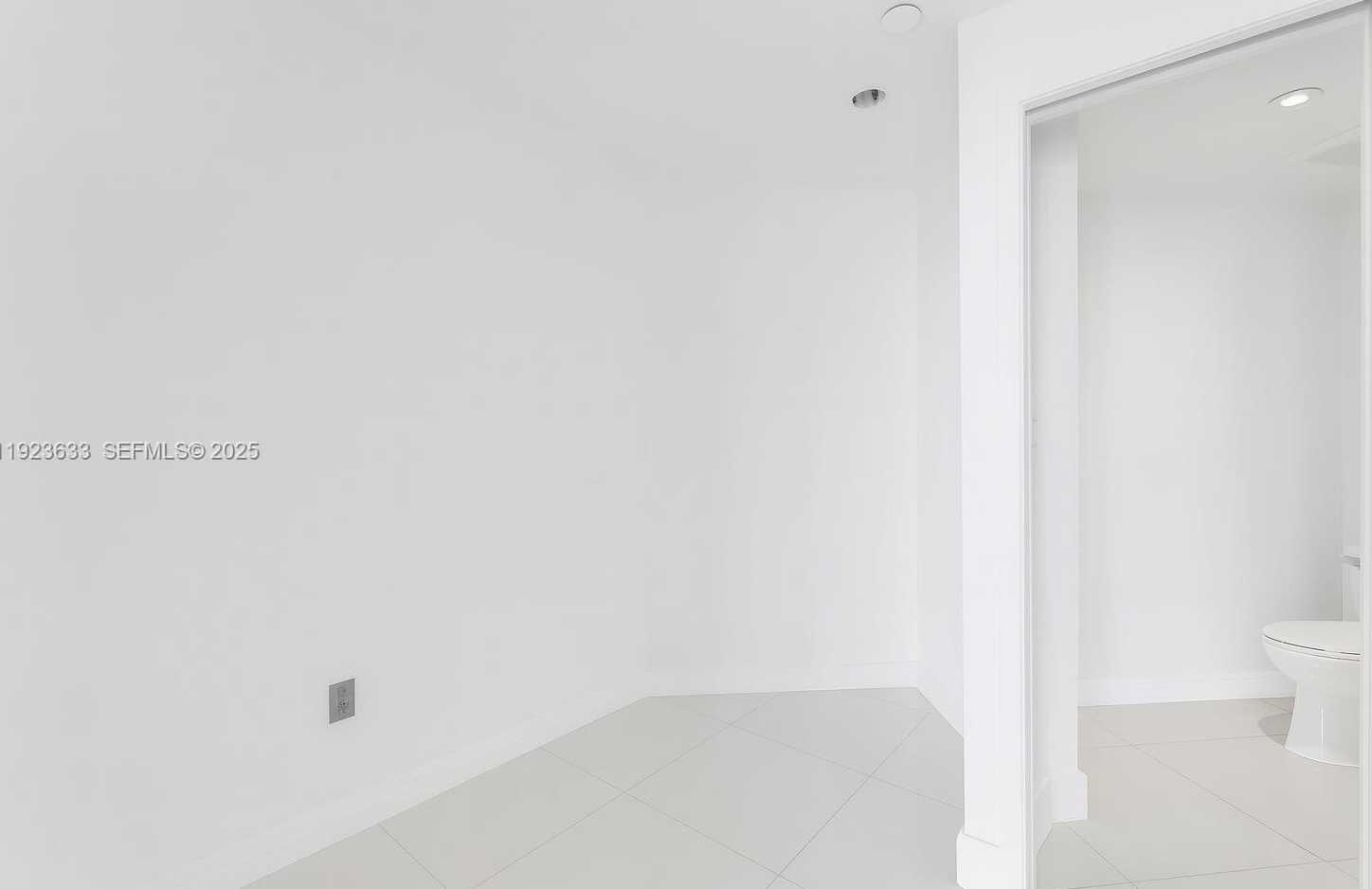 Small Image of 19500 TURNBERRY WAY #7D, Aventura Number 20