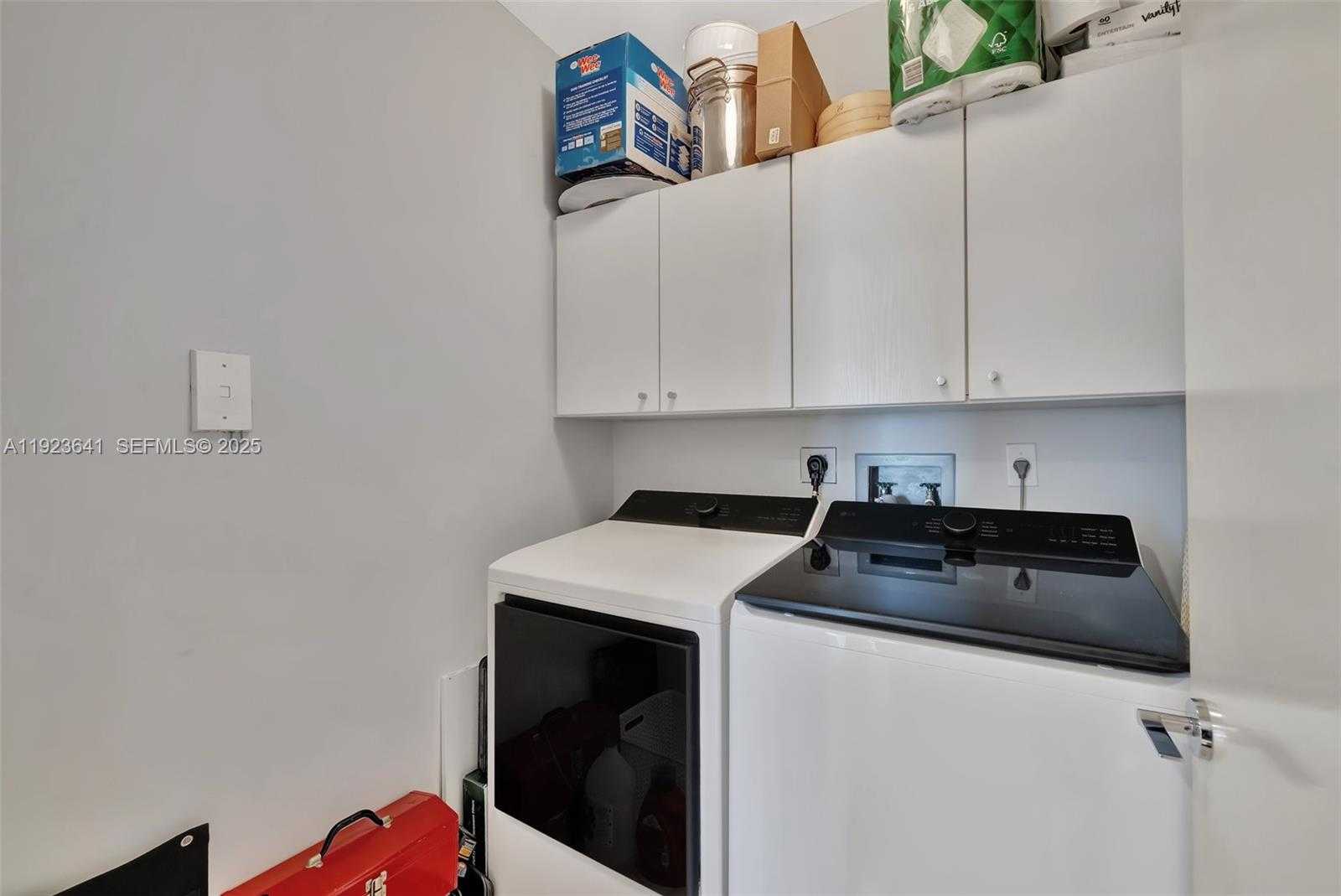 Small Image of 7000 ISLAND BLVD #1701, Aventura Number 13