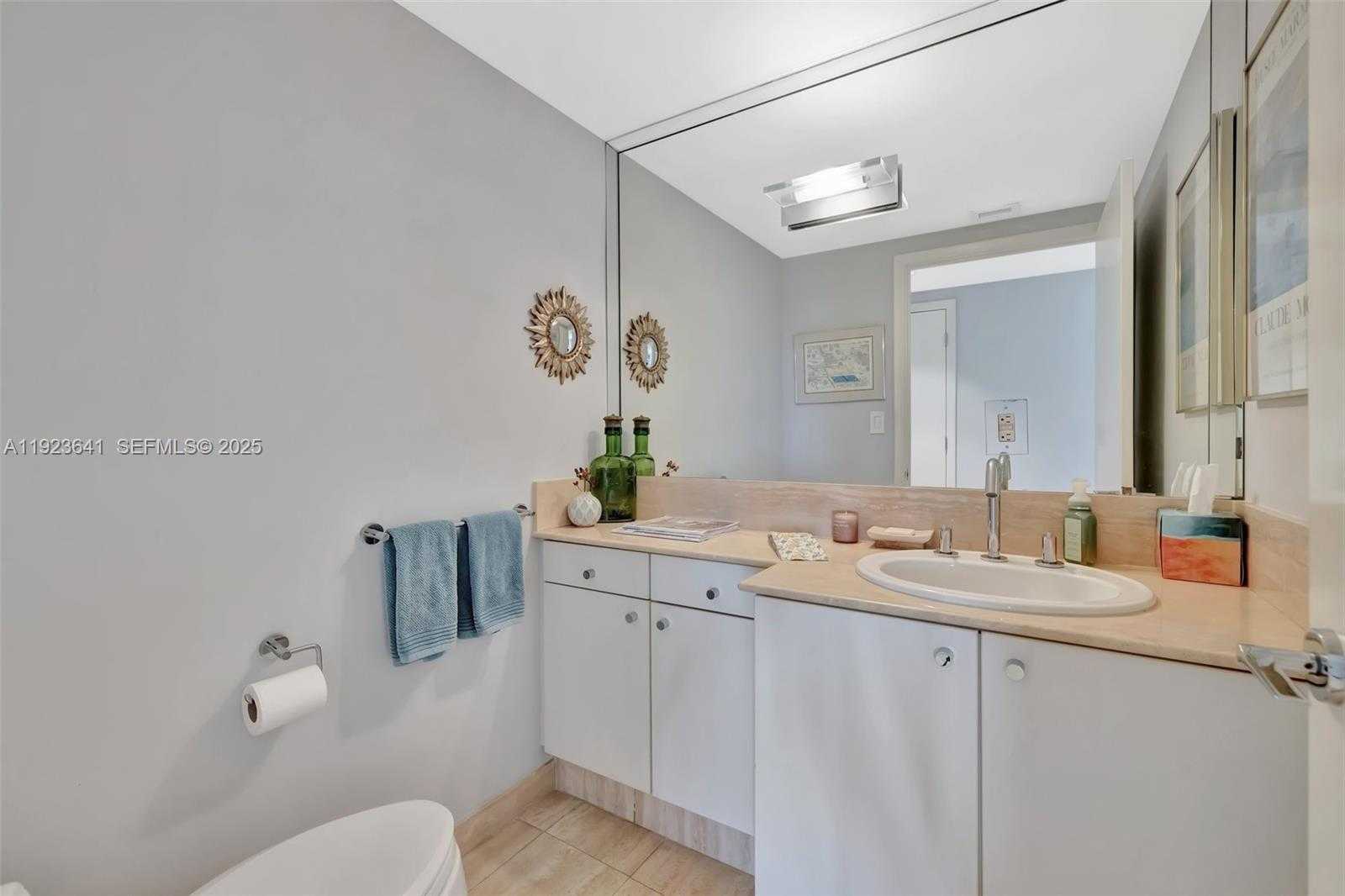 Small Image of 7000 ISLAND BLVD #1701, Aventura Number 14